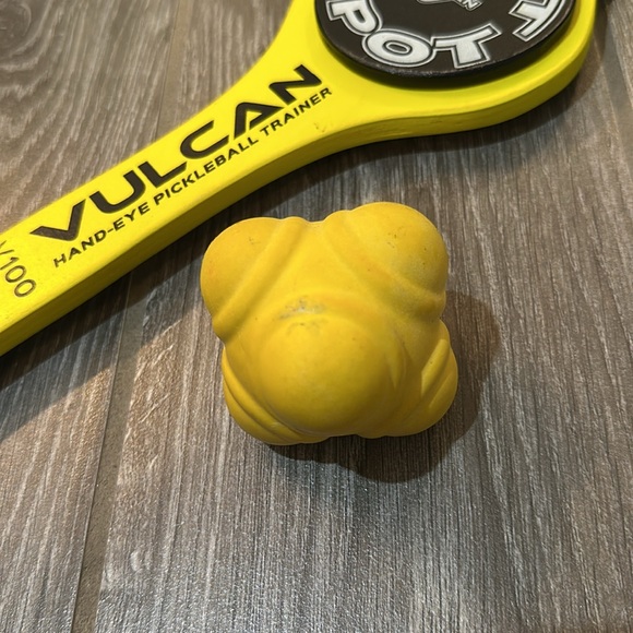 Vulcan hand eye sweet spot pickleball trainer paddles and reflex bounce ball - Picture 3 of 6